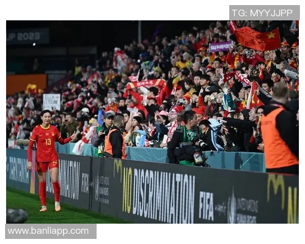 上海足球队在世界杯中的灵活性表现分析与点评