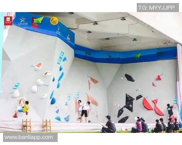 重庆攀岩队战术创新引发热议助力攀岩运动新发展 重庆攀岩队战术创新引发热议助力攀岩运动新发展