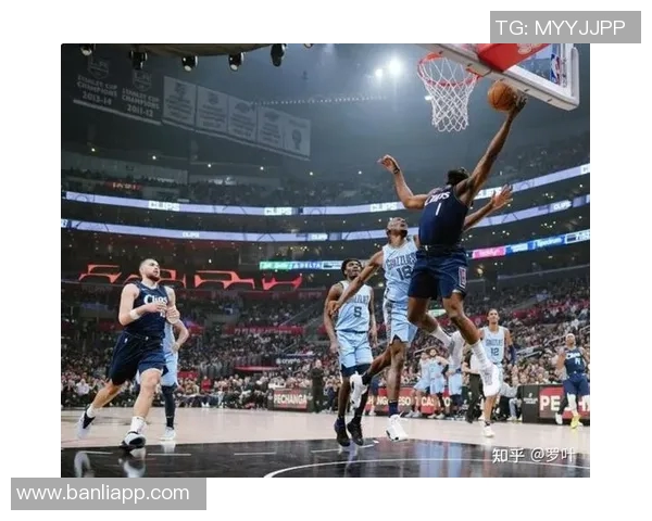 2012年NBA季后赛经典对决灰熊与快船的激烈较量与历史回顾