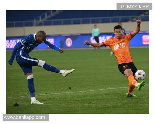 成都兴城与武汉三的激烈对决展现足球魅力与城市精神的碰撞