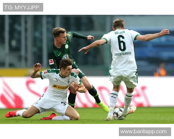 汉堡队与门兴队精彩对决回顾赛场瞬间尽在掌握之中 汉堡队与门兴队精彩对决回顾赛场瞬间尽在掌握之中